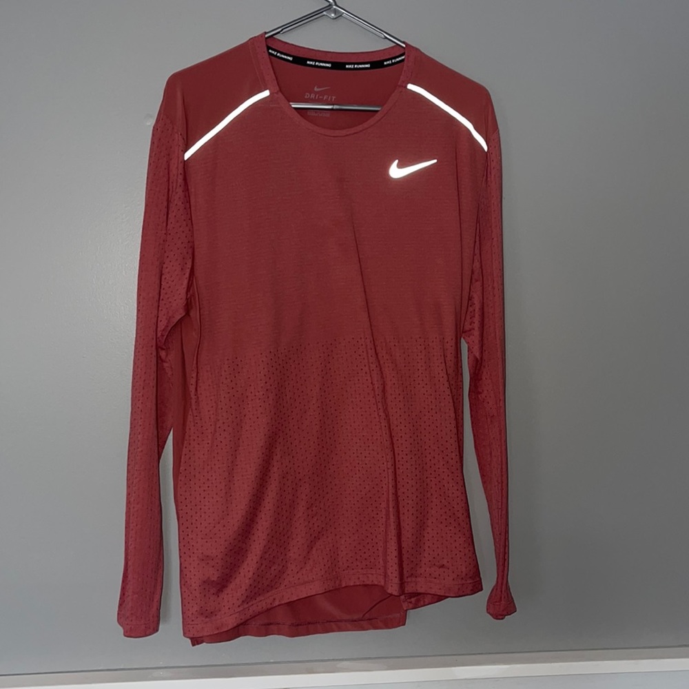 Mens Nike dry fit long sleeve, worn once